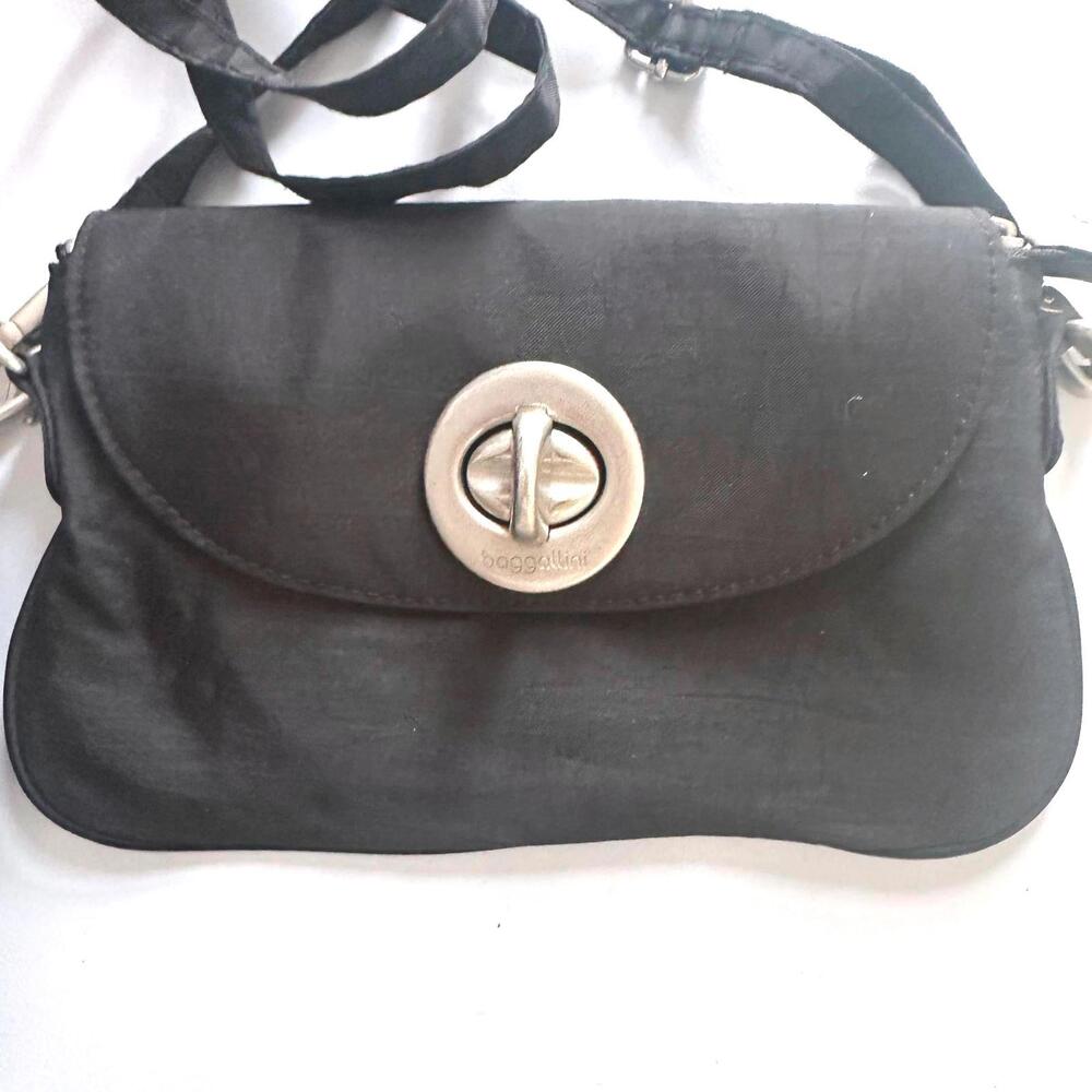 Baggallini Small Black Nylon Crossbody Bag with Ajustable Strap/Silver Turn Lock